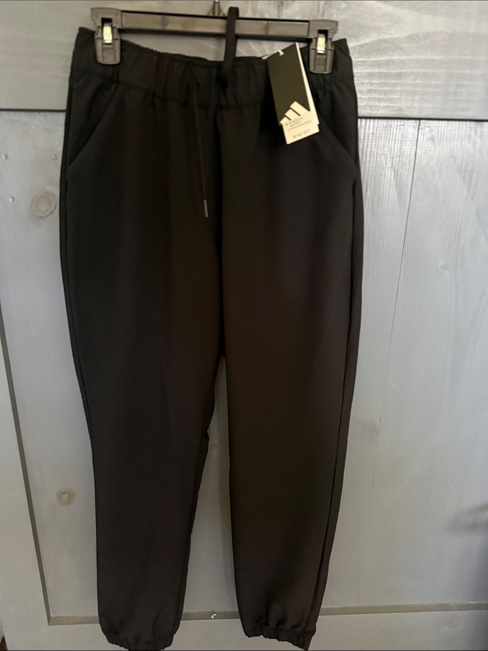 adidas Black Women's Golf joggers NWT, wind resistant,water repellant,size small